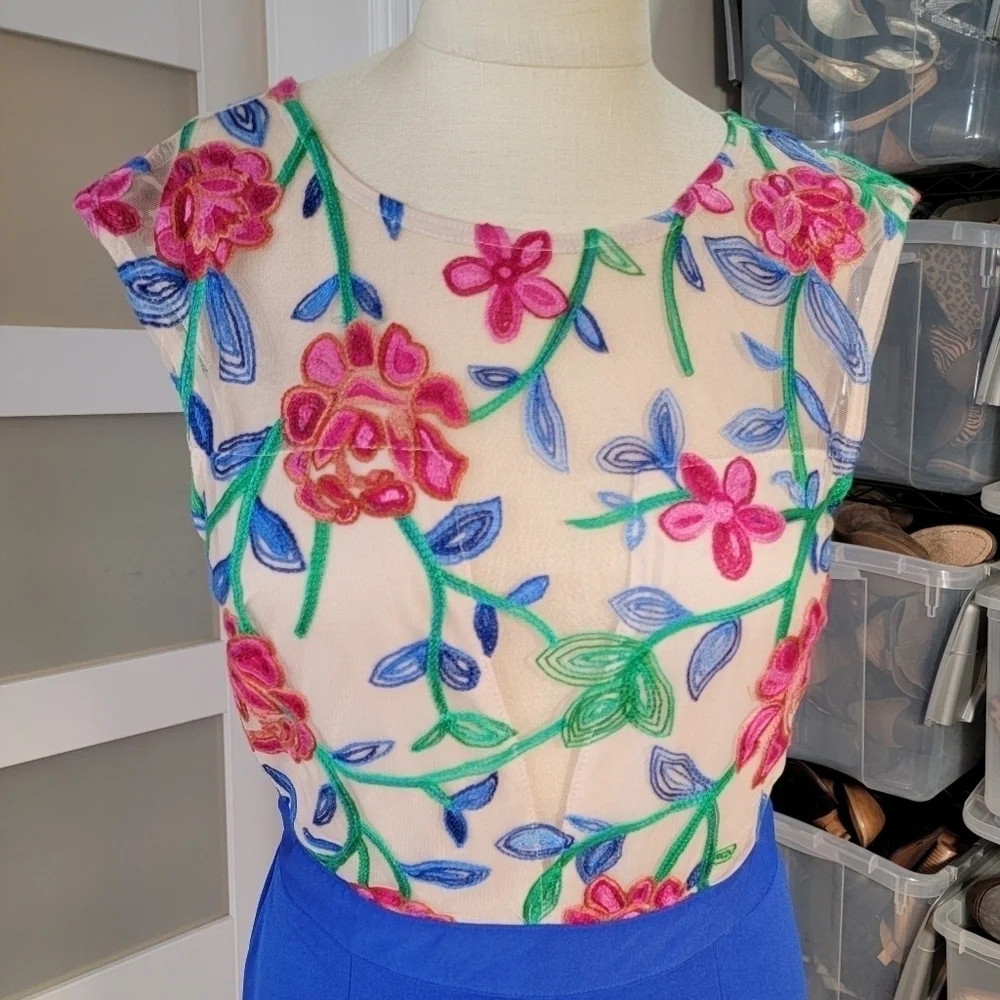 NEW Acevog Floral Embroidered Semi sheer Dress Open Back Size Medium